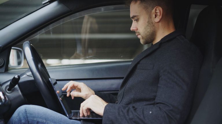 Voiture d’occasion : comment comparer objectivement plusieurs offres ?