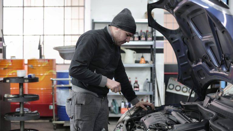 Réussir l&rsquo;entretien de sa voiture avant un long trajet
